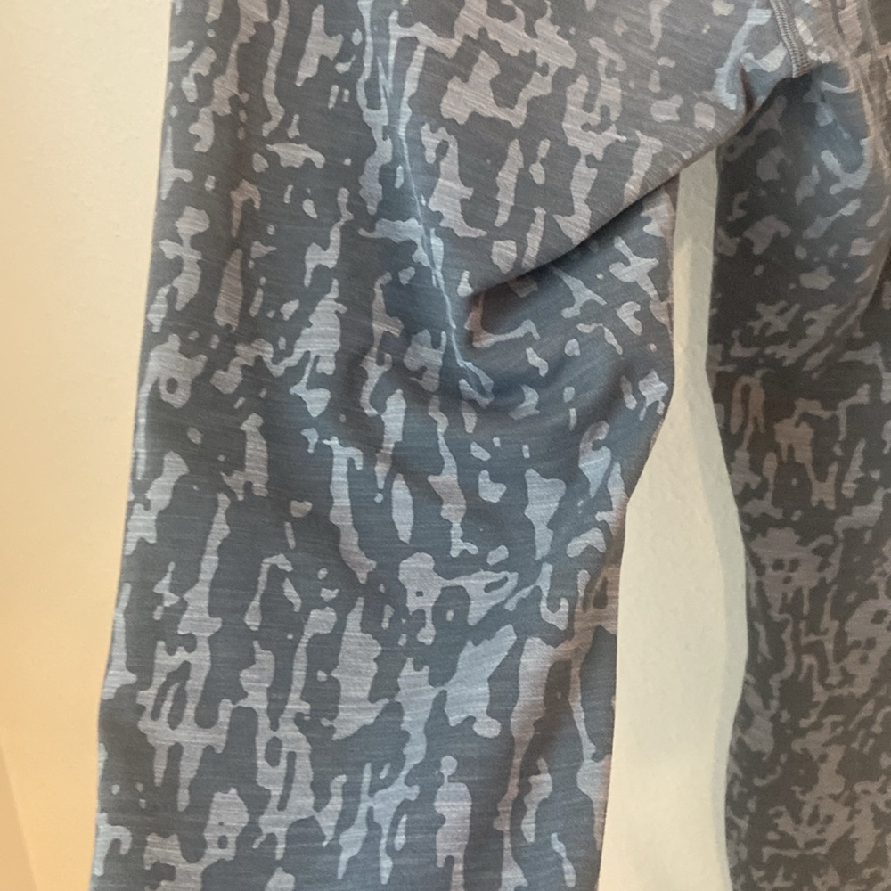 Lululemon Wunder Train High Rise Tight 25” Gray Camo Print Leggings Size 8 - Picture 7 of 7